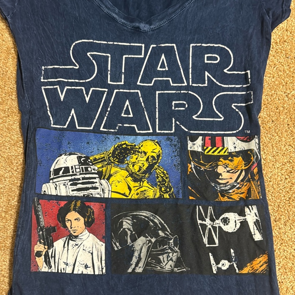 Star Wars Women’s Navy Blue V-Neck Graphic Tee